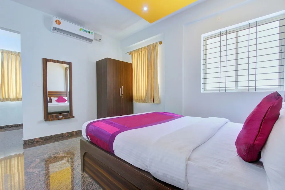OYO 11724 Chitra Residency Premium