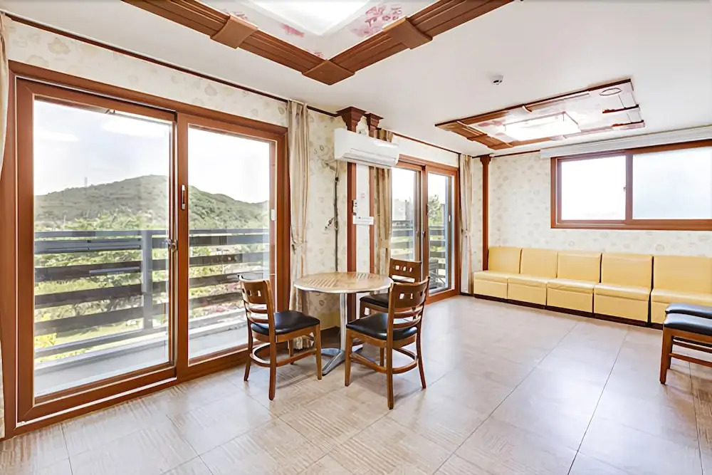 Daebudo Blue Sunset Pension