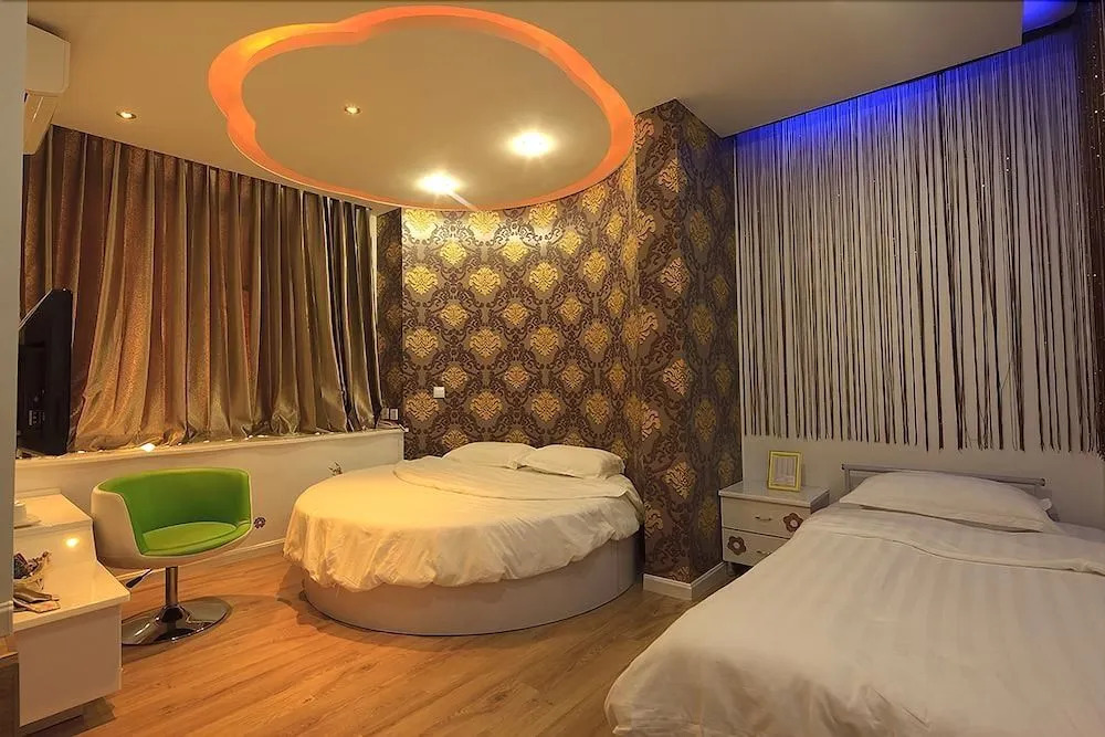 Qingdao Sweet Space Business Hotel