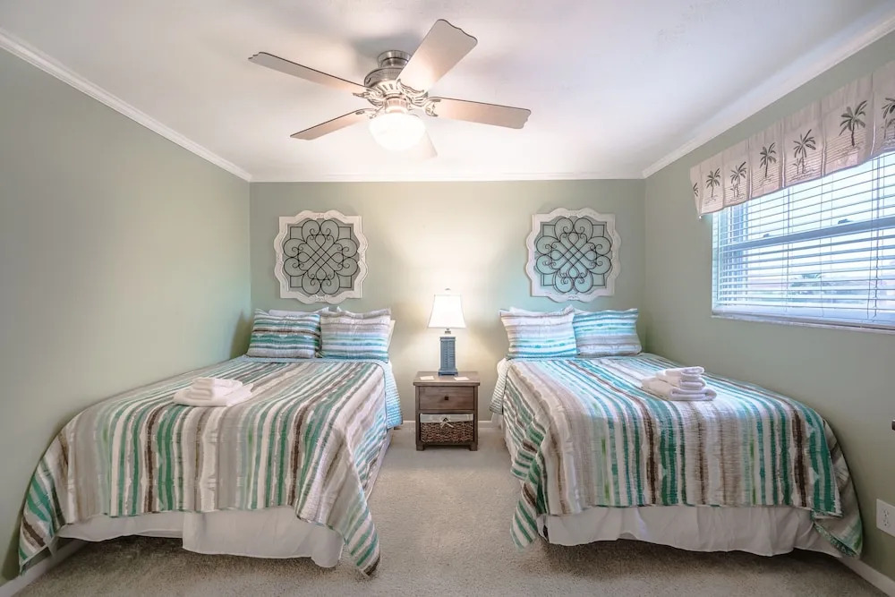 Pointe Condo #201 by Vtrips
