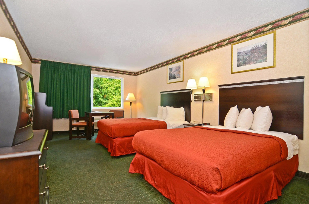 Red Carpet Inn & Suites