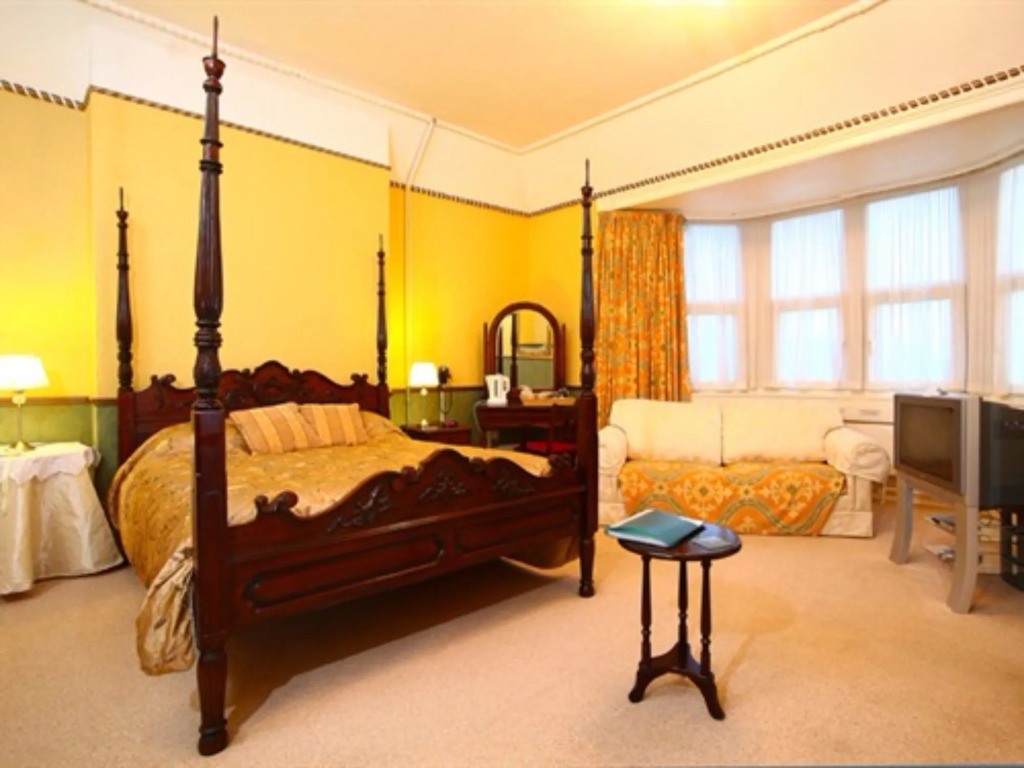 Meare Manor