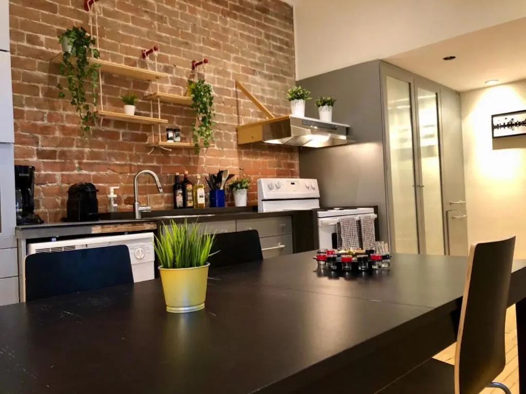 3-Bedroom Apartment on Montreal’s St-Denis Street