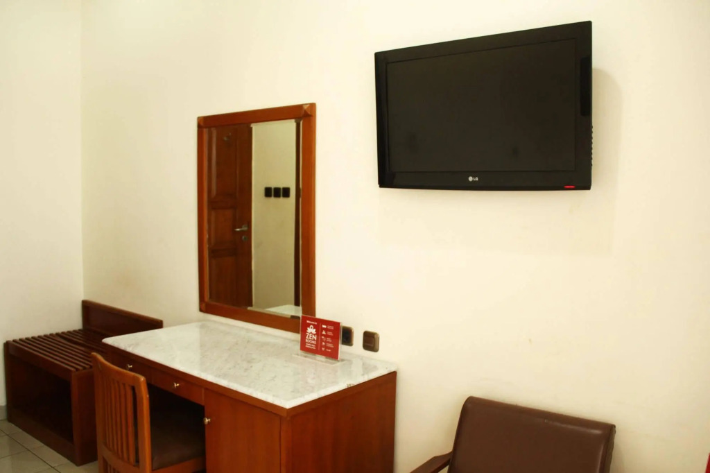 ZEN Rooms Cipaganti