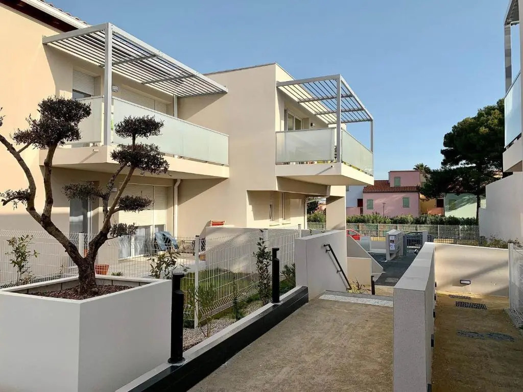 Appartement Mèze, 3 pièces, 4 personnes - FR-1-604-22