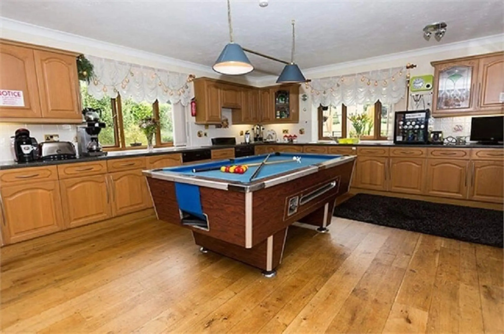 Castle Lodge - Brecon Beacons Accommodation