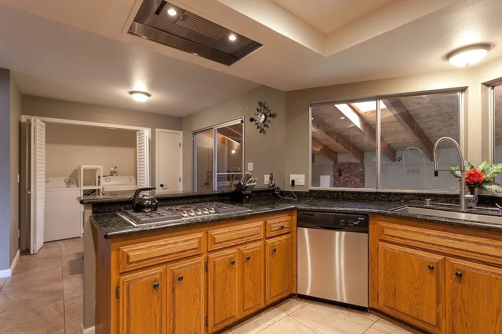 523 Paine No. 12 - 4 Br Home