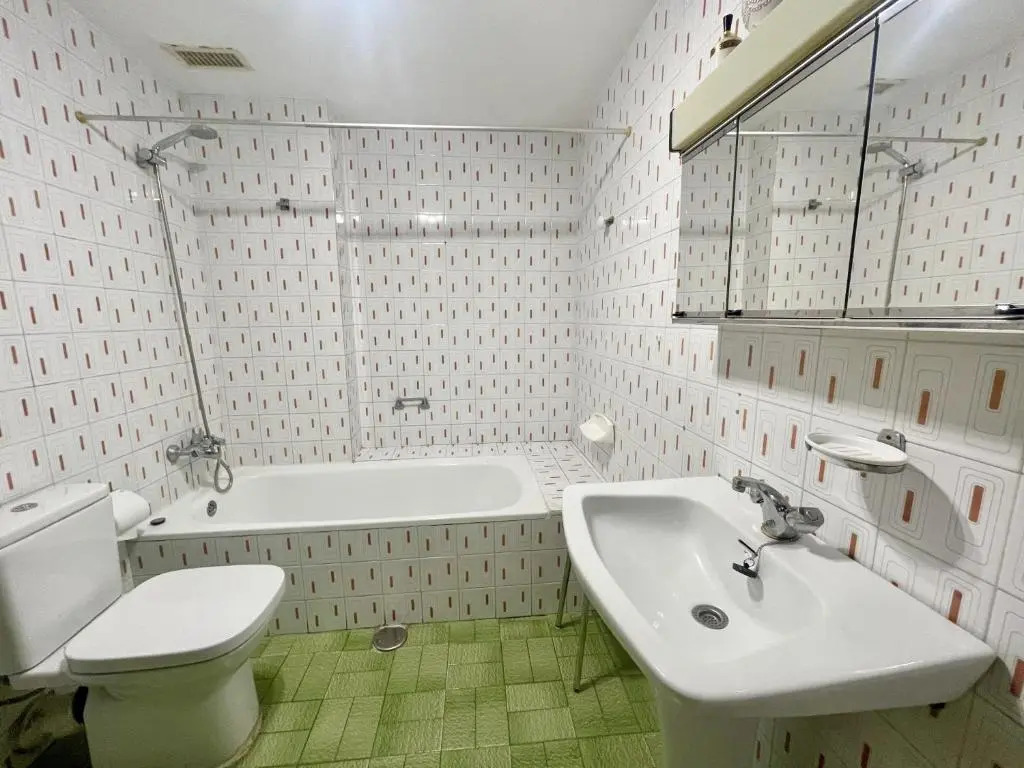 Big Apartment In The Old Town