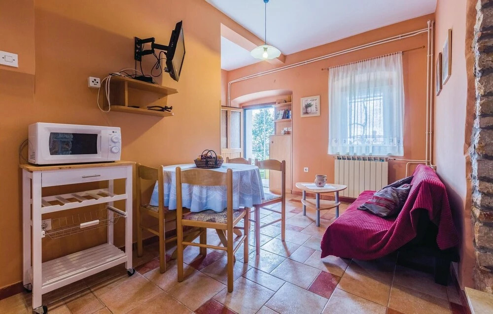 Beautiful Home in Brnobici With Wifi, 2 Bedrooms and Outdoor Swimming Pool