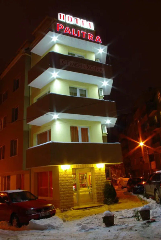 Семеен Hotel Palitra
