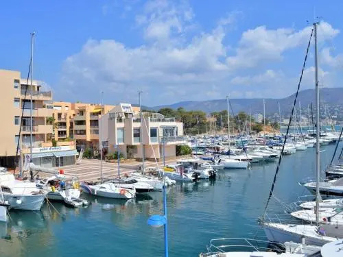 Apartment Rives De La Faviere