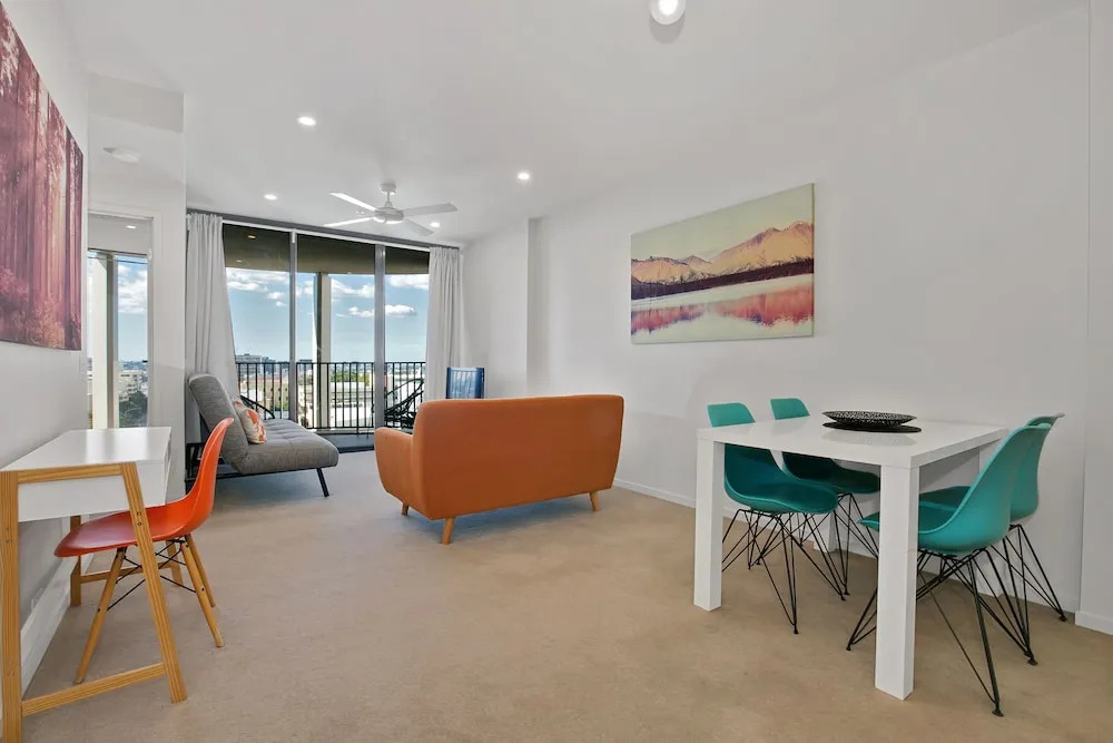 Stylish Resort Living In CBD