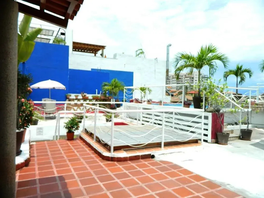 La Iguana Vallarta LGBT ADULTS ONLY - Romantic Zone - Party Clubbing Street