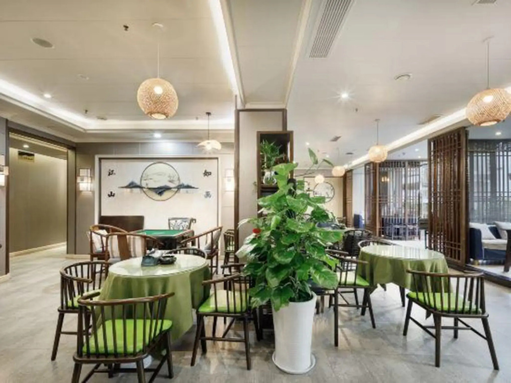 Ruijing Sunshine Hotel (Leshan Hi-tech Zone Ito Shihao Branch)
