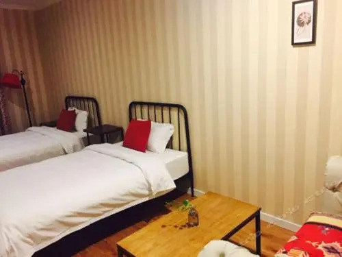 Ms. Pingyao Fan's Hotel (See Pingyao Store again)