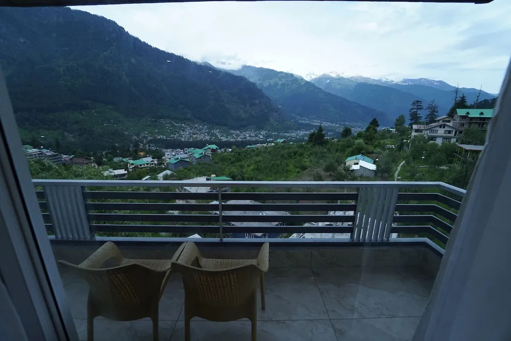 Abhilashi Residency & Spa - Centrally Heated & Air Cooled
