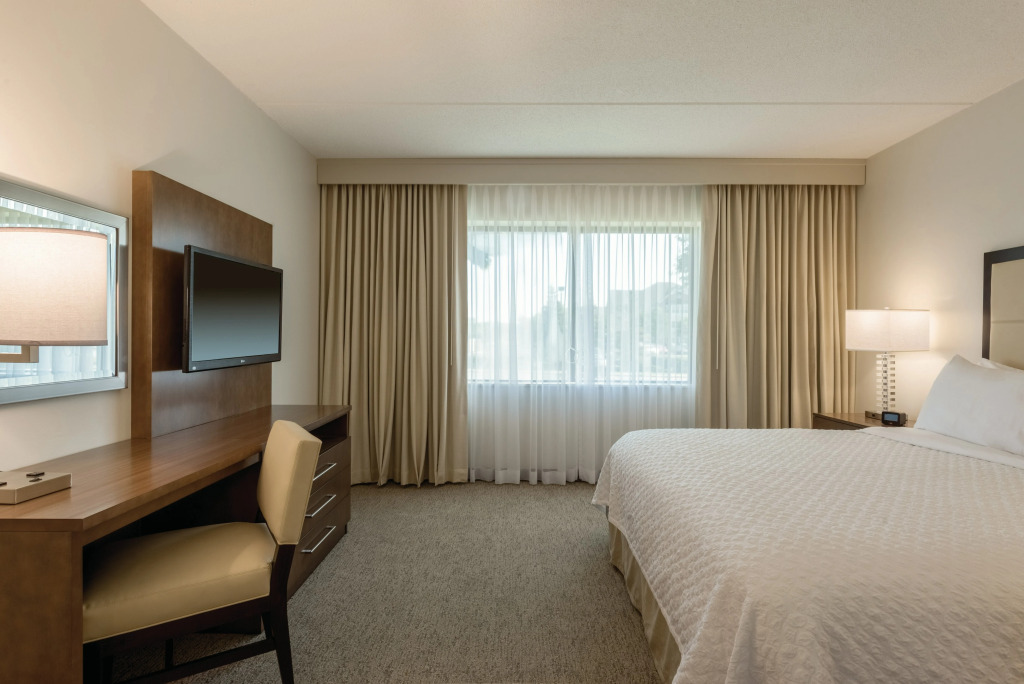 Embassy Suites by Hilton Milwaukee Brookfield
