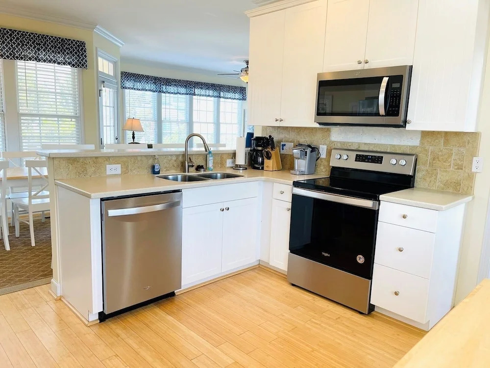 Angling Inn 4 Bedroom Home by RedAwning