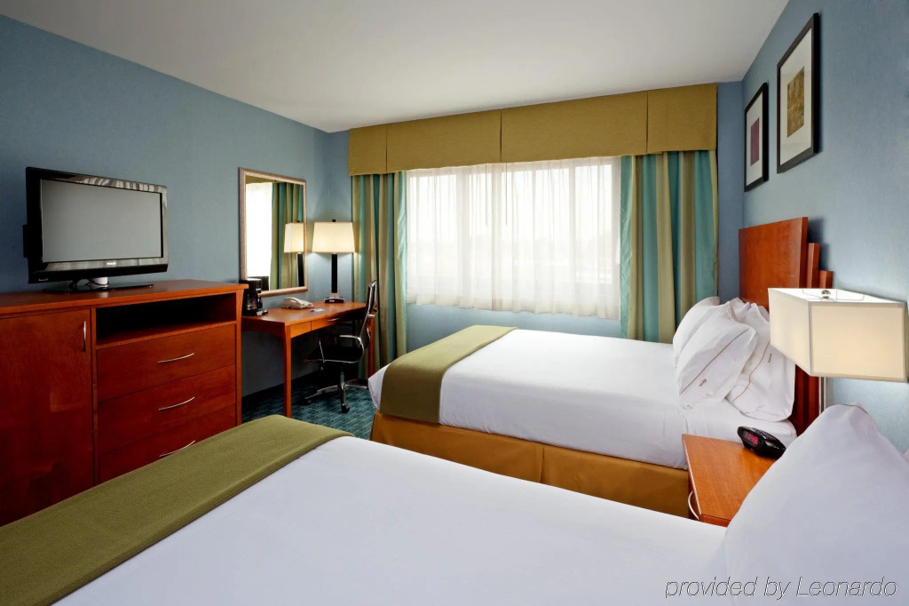 Holiday Inn Express Laguardia Airport