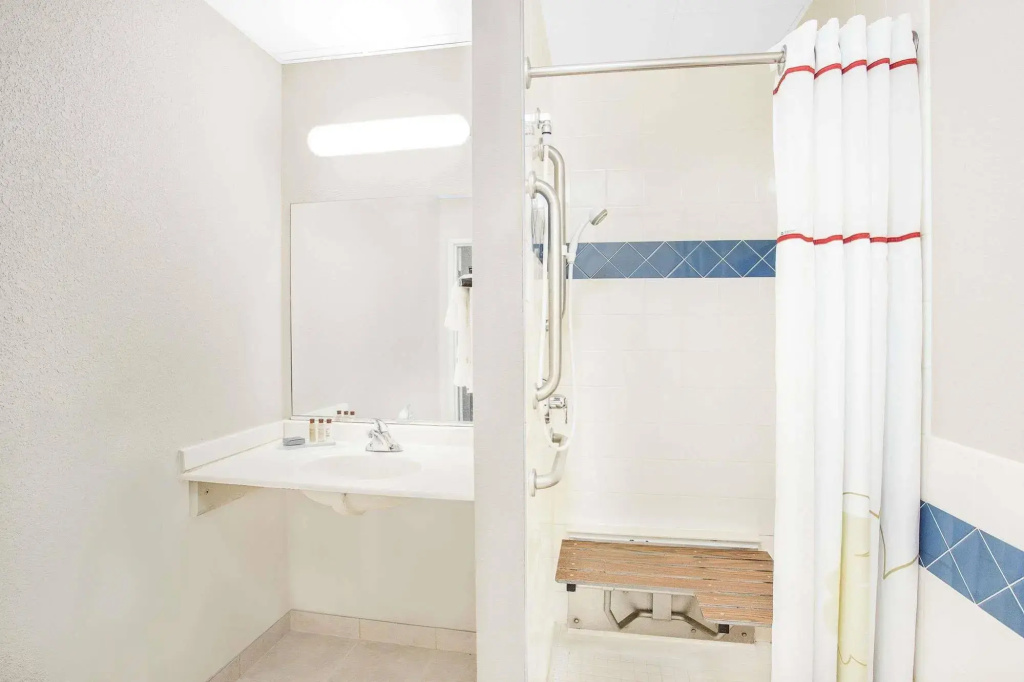 Cobblestone Suites - Oshkosh