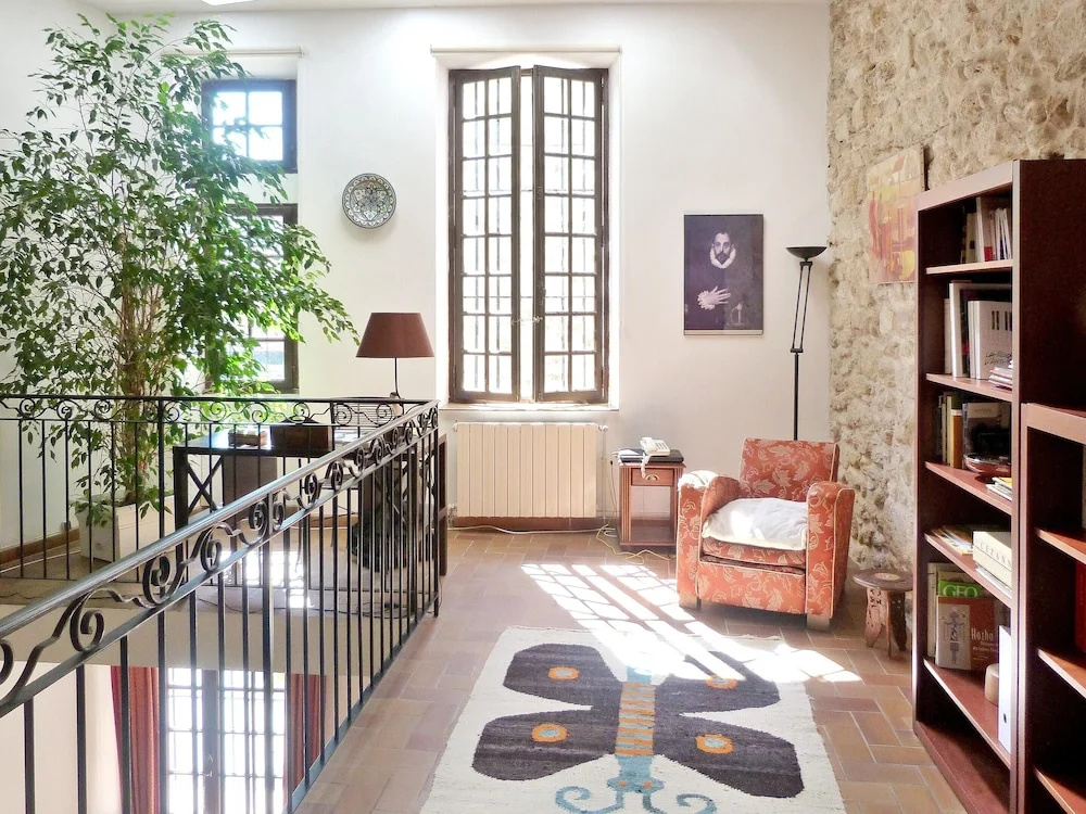 House With 3 Bedrooms in Pelissanne, With Wonderful City View, Furnish