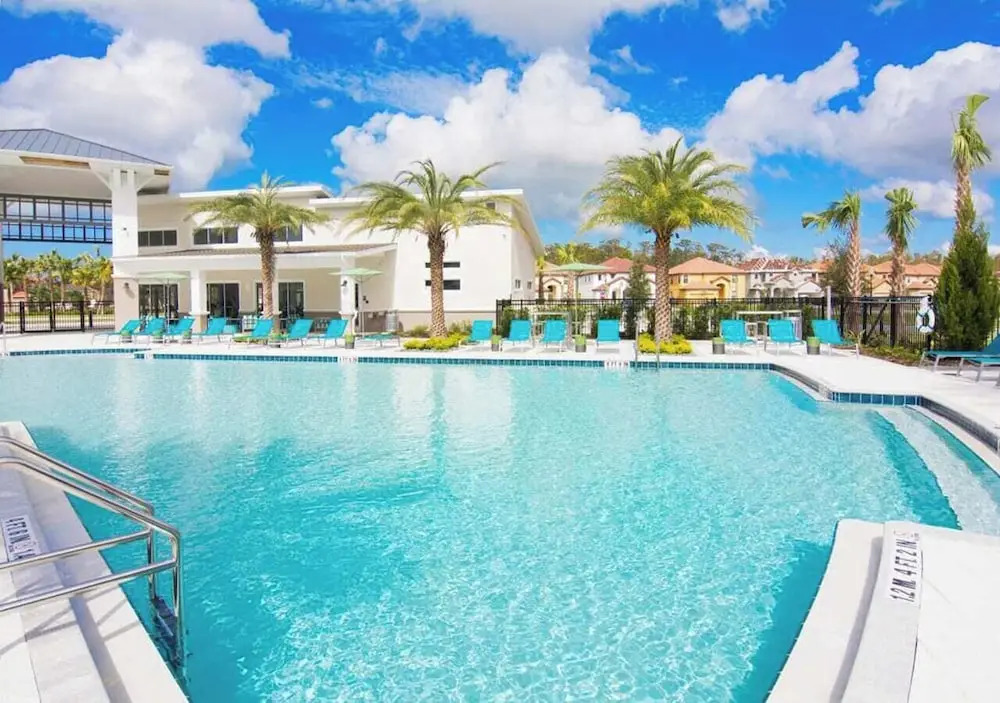 Upstay Mansion w Cinema, Games, Pool - Sleeps 24