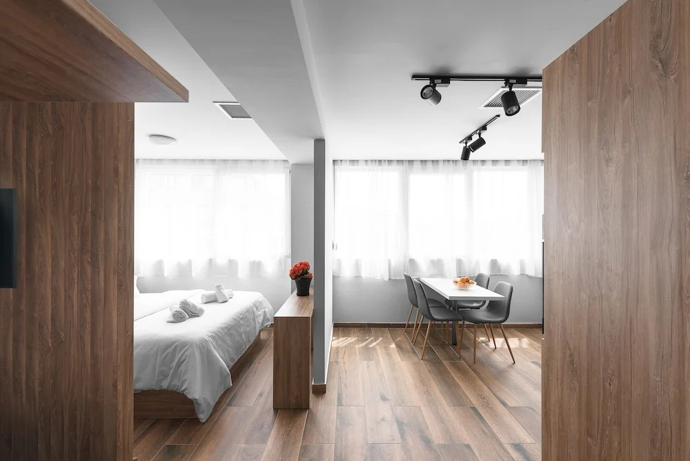 Ultima Suites, Nilie Hospitality MGMT