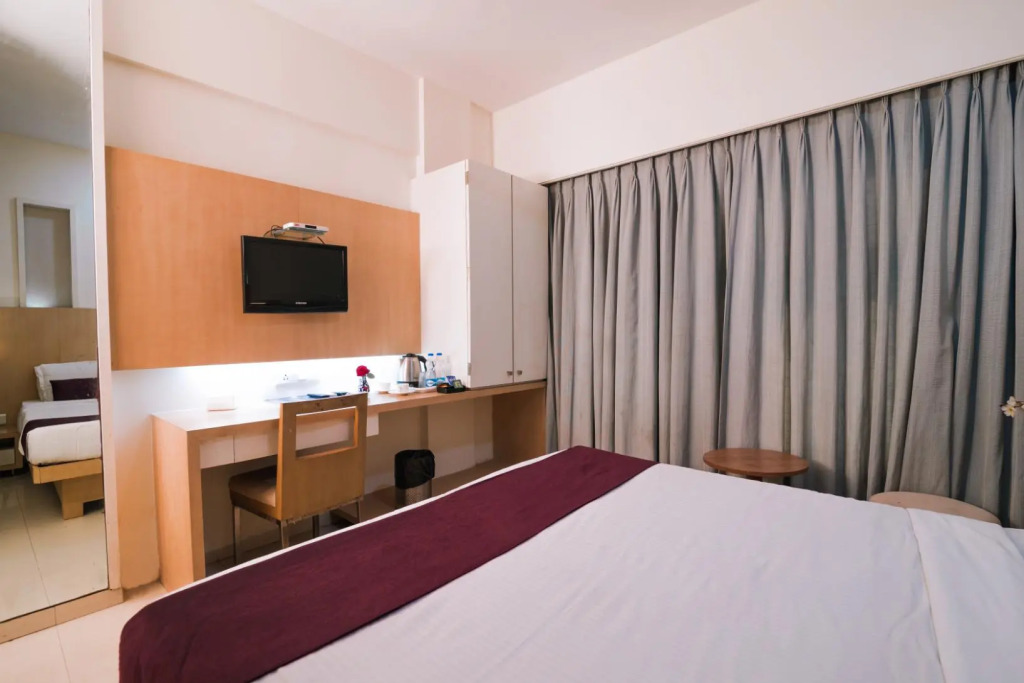 Hotel Monarch Guestline in MIDC Rabale, Navi Mumbai