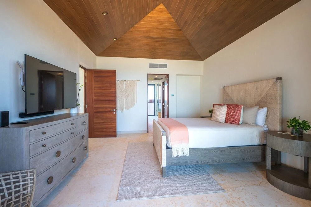 Sunny Vacation Villa 83