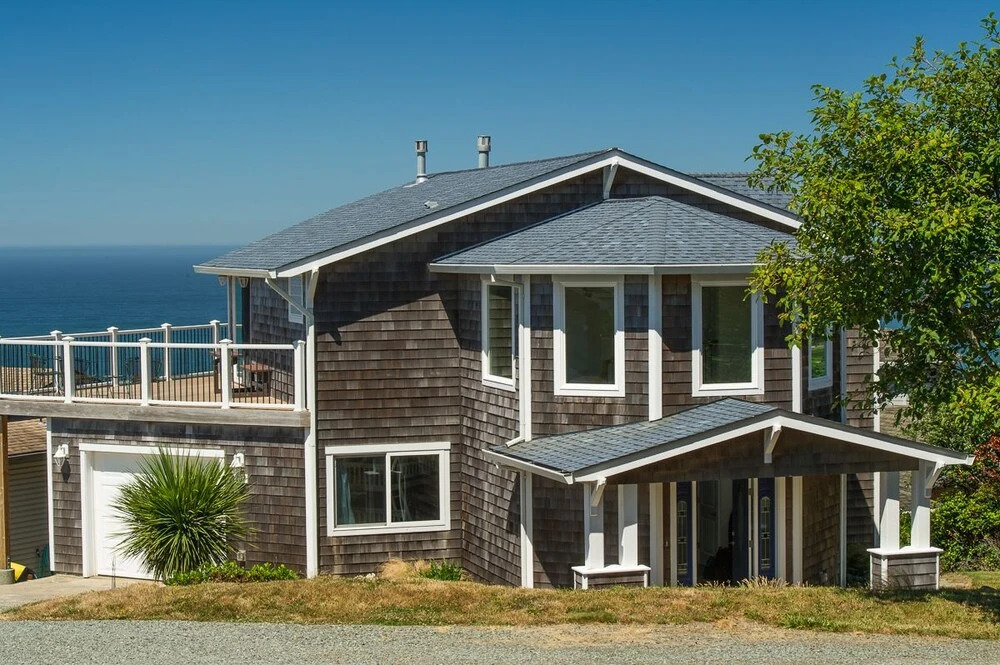 The Lighthouse 3 Br home by RedAwning