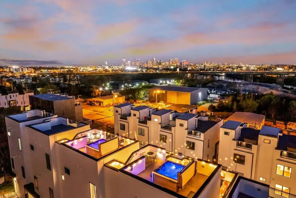 Taylor Swift Themed Rooftops Hot Tub Views