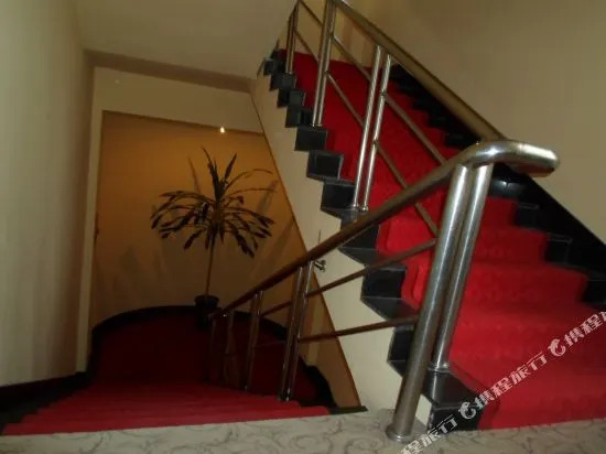 Junyi Chain Hotel (Dalian Jinzhou Ansheng Shopping Plaza)