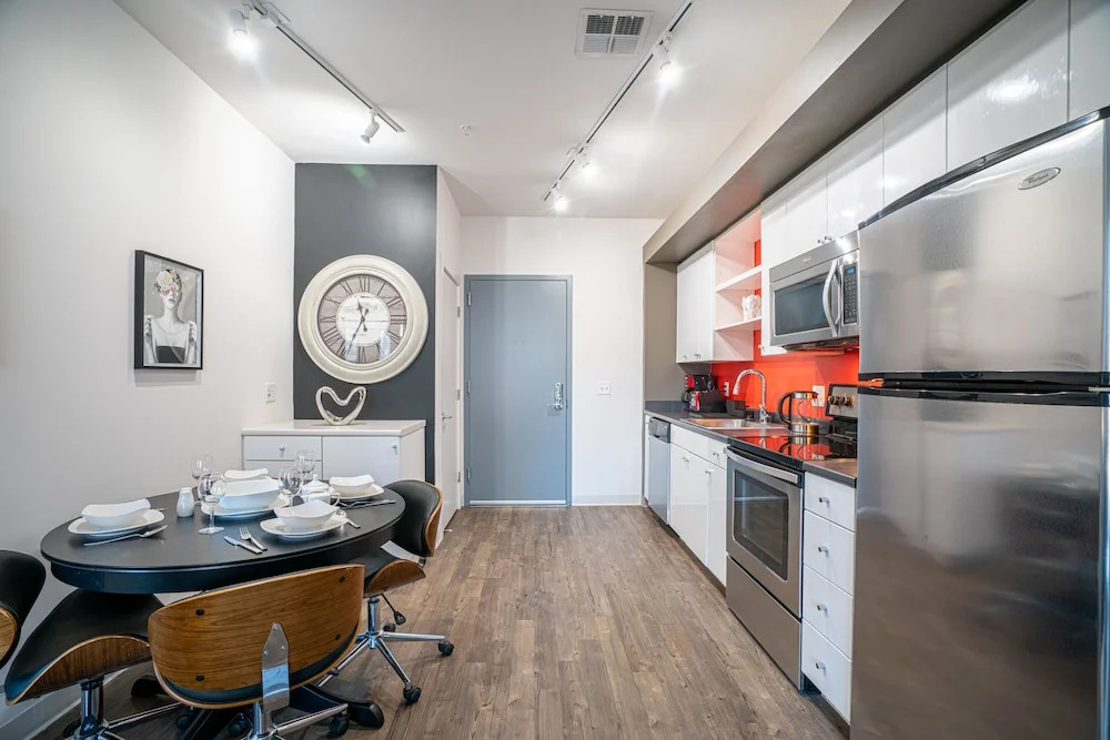 Washington DC Luxury Suites by H