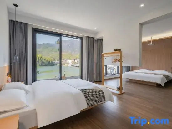 Linxi Lakeside Homestay (Yunshang Grassland)