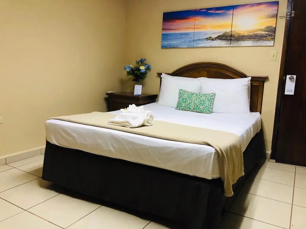 Arecibo Inn