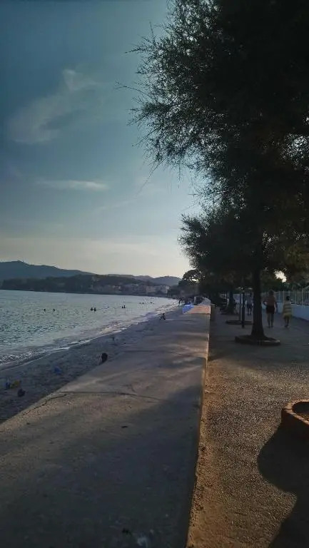 Appartement 4 personnes 5mn plage Piscine wifi parking