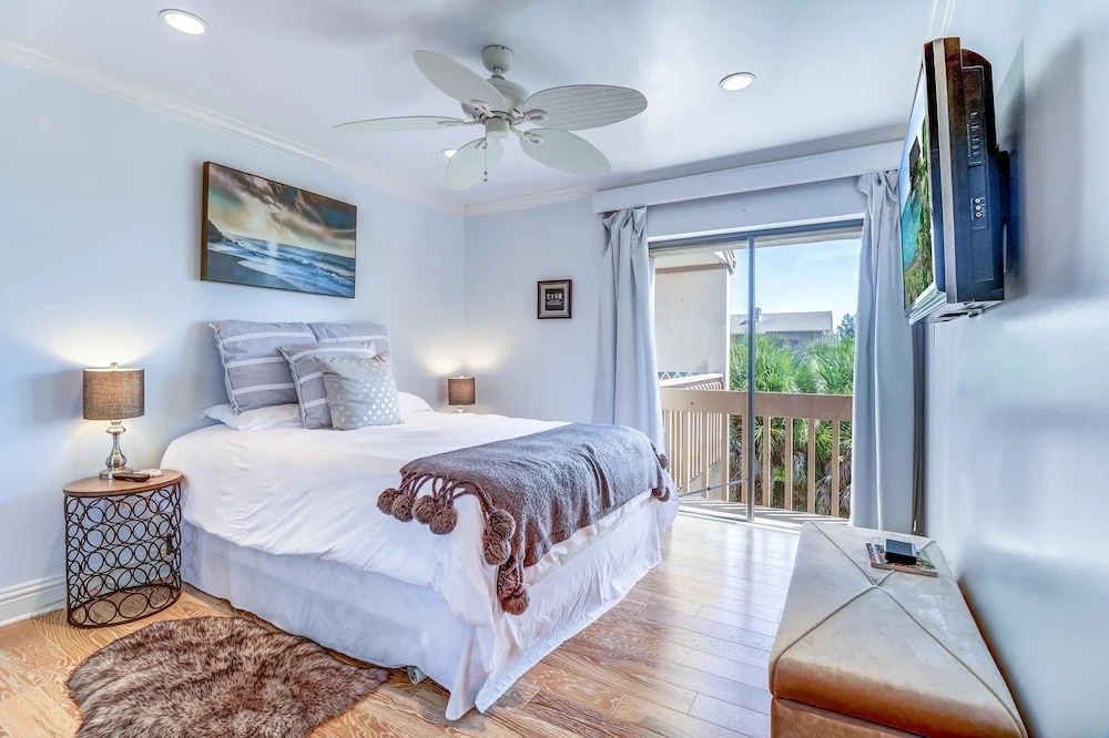 New Listing! Beachfront Gem W/ Wraparound Balcony 3 Bedroom Townhouse