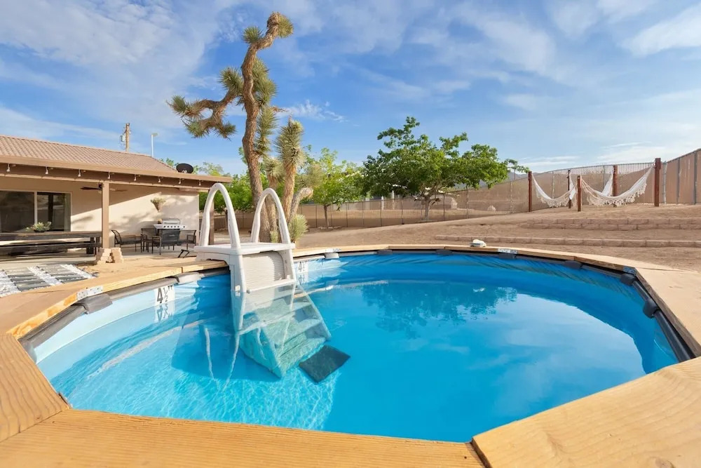 Alana House - Pool, Hot Tub, Bbq, Fire Pit + Walk To Hikes! 4 Bedroom Home by RedAwning