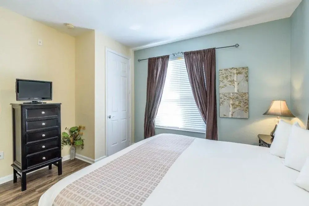 5012 Shoreway Loop #108 - 4 Br condo by RedAwning