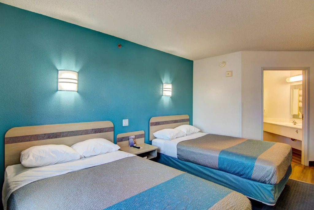 Motel 6 Menomonie