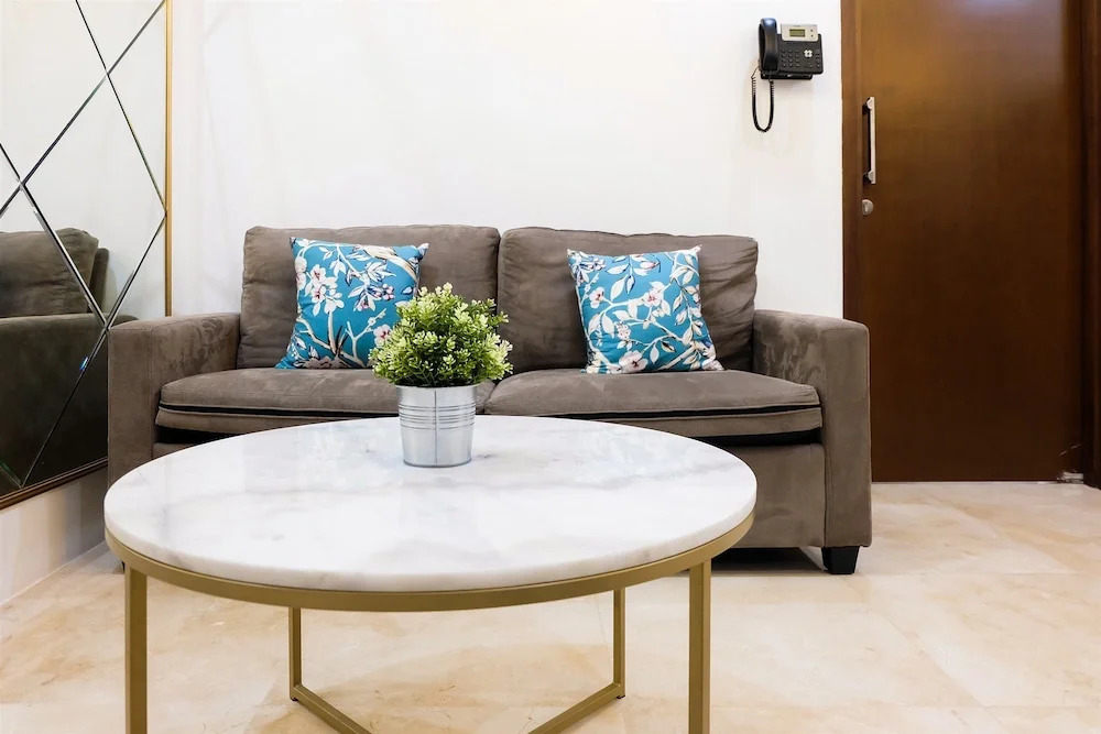 Modern and Homey 1BR L’Avenue Pancoran Apartment