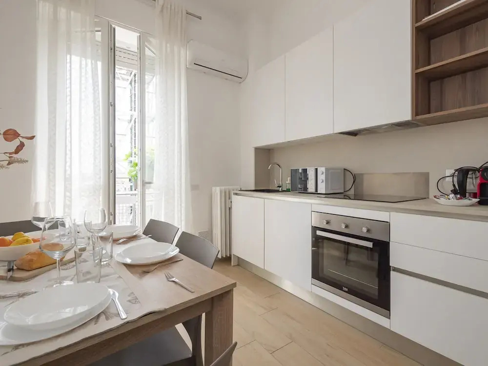 Spinoza - Modern 1 br With Balcony Steps From Piola