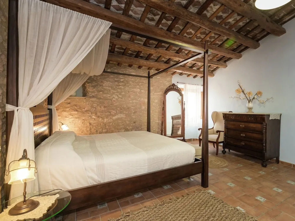 Grand Mansion in La Bisbal del Penedès With Sauna