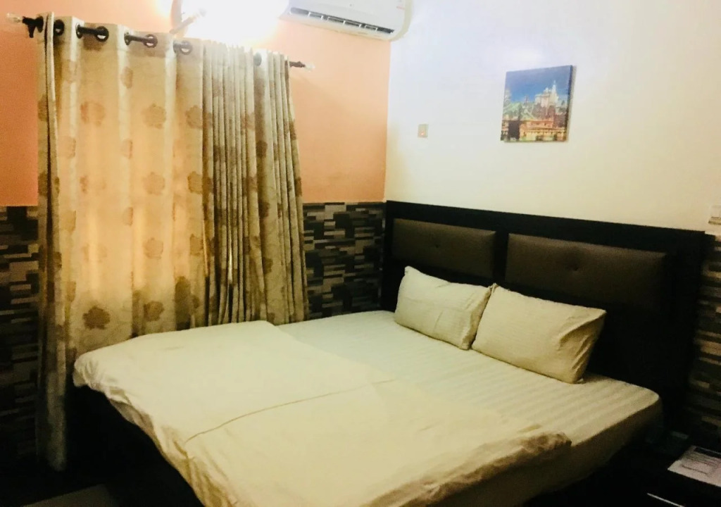 Mignonette Hotel & Suites