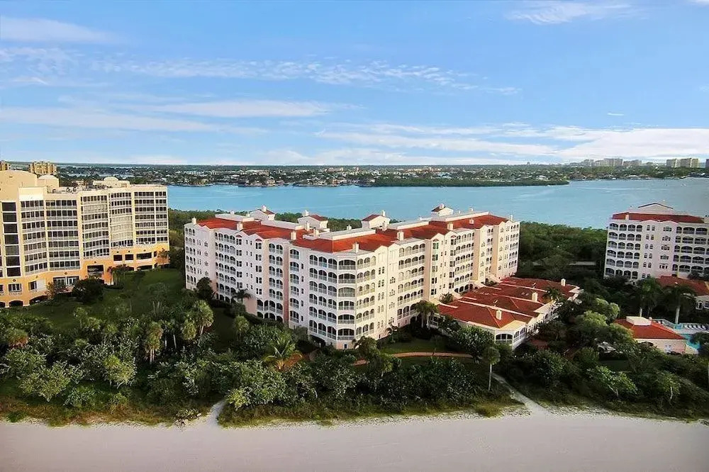 Royal Marc #50612 - 3 Br Condo