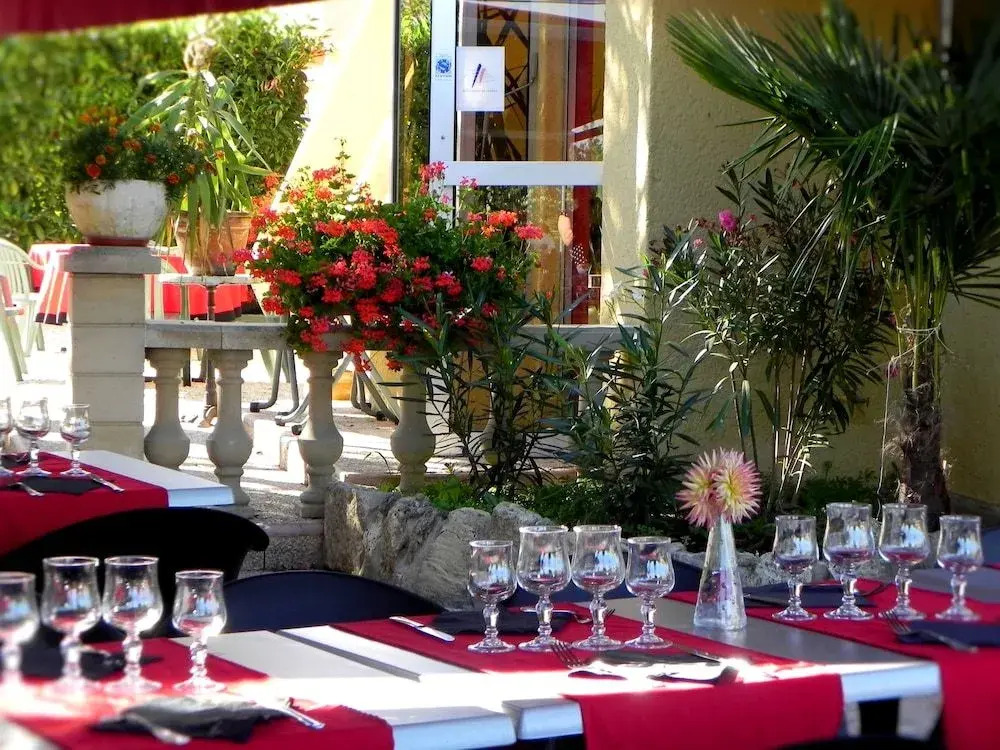 Logis Hôtel & Restaurant Le Pardaillan