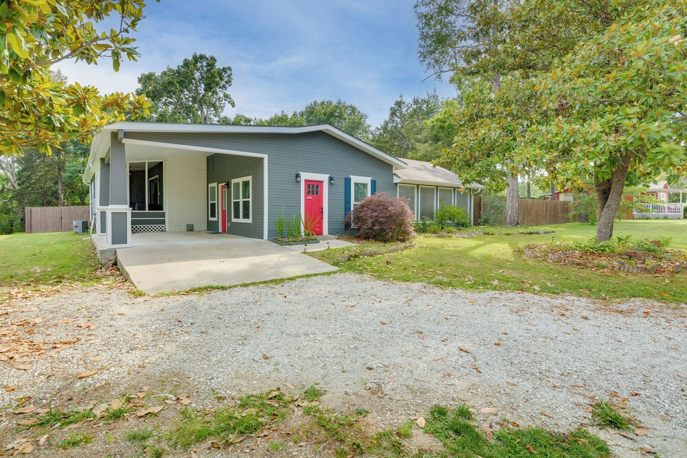 Rogers Vacation Rental ~ 7 Mi to Downtown