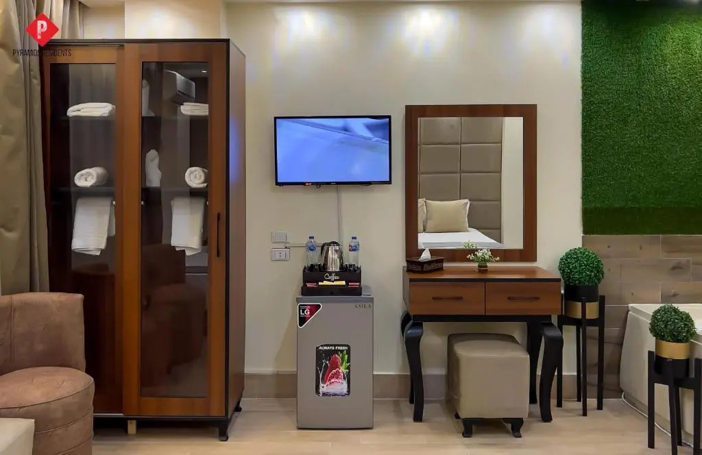Grand Pyramids Inn