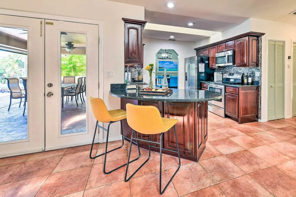 Port Charlotte Retreat w/ Heated Pool & Spa!