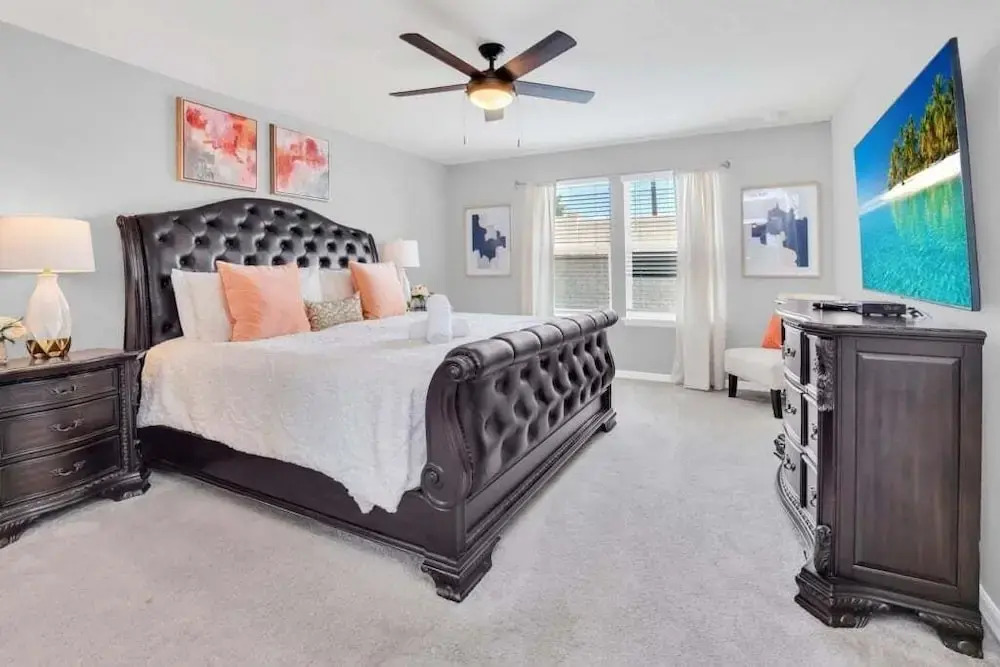 Your Enchanted Take Me Away Townhome! 5 Bedroom Townhouse